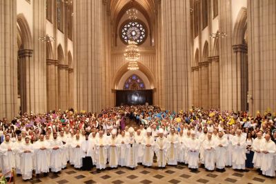 Dom Odilo institui 195 ministros da Catequese para a Arquidiocese